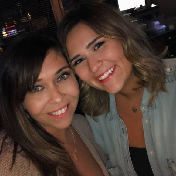 Meet your Posher, Jennifer - Picture 1 of 1